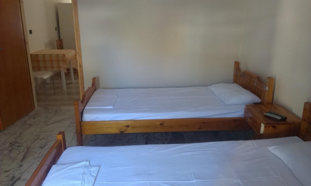 Virginia'S Rooms Plataria Habitación foto