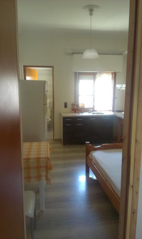 Virginia'S Rooms Plataria Habitación foto